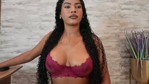 Naomi     online show from July 29, 4:23 am