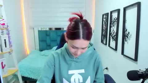 naomy online show from November 28, 3:36 am