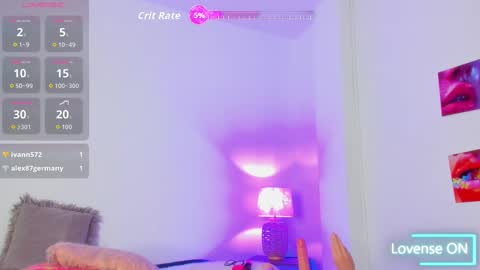 Snapshot of naomy_191 chatting on October 1, 5:50 am naomy_191 online show from October 1, 5:50 am
