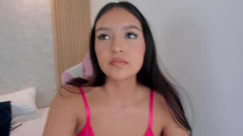 NAOMY  online show from May 2, 2:34 pm