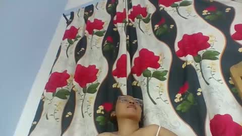 narindra884634 online show from April 25, 1:41 pm