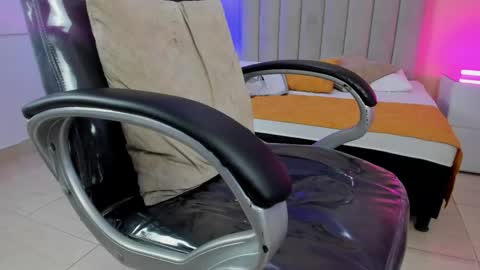 Nascary Fox online show from April 24, 2:08 pm