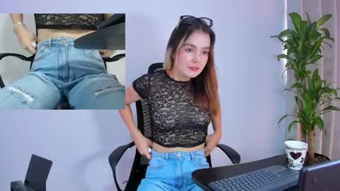 Nashly Fontana online show from June 5, 1:27 pm
