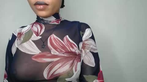 bella online show from November 27, 7:10 pm