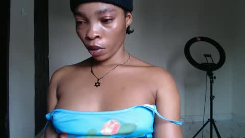 bella online show from November 26, 8:44 am