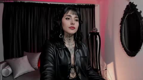 Snapshot of nasty_alice1 chatting on September 16, 7:33 am Goddess Alice online show from September 16, 7:33 am