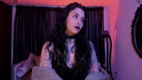 Snapshot of nasty_alice1 chatting on October 19, 8:41 am Goddess Alice online show from October 19, 8:41 am