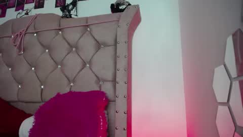 nat_evans8 online show from July 25, 2:20 am