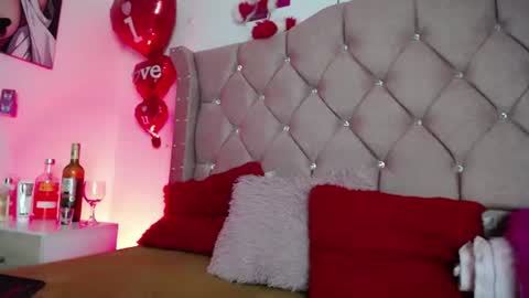 nat_evans8 online show from July 14, 3:55 am