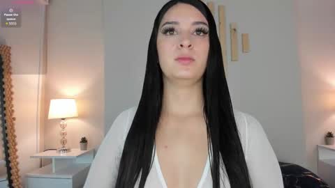 Natacha Diaz online show from November 14, 11:45 am