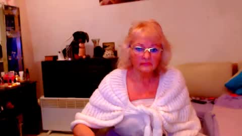 Snapshot of natali7634 chatting on March 6, 4:30 am natali online show from March 6, 4:30 am