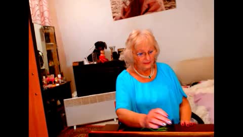 Snapshot of natali7634 chatting on February 24, 7:19 pm natali online show from February 24, 7:19 pm
