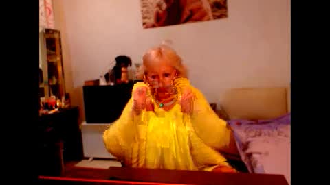 Snapshot of natali7634 chatting on March 4, 6:18 pm natali online show from March 4, 6:18 pm
