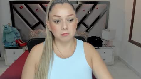 Snapshot of natalia5560 chatting on October 21, 1:16 pm natalia5560 online show from October 21, 1:16 pm