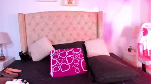 Snapshot of natalia_collinslim chatting on October 8, 3:24 am Natalia online show from October 8, 3:24 am