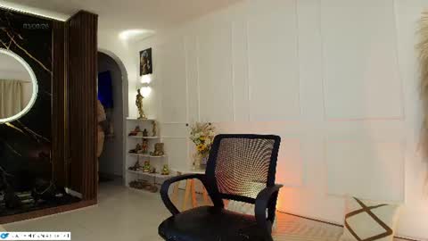 Natalia and Alejandro   Geminis -----            -         online show from August 4, 9:05 am
