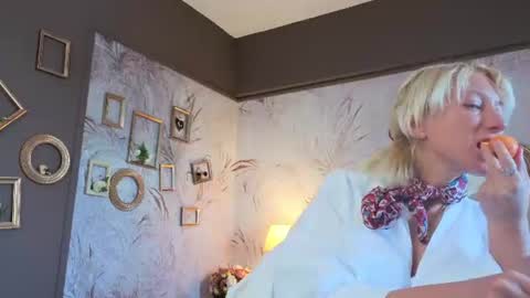 Natalie online show from July 7, 6:58 am