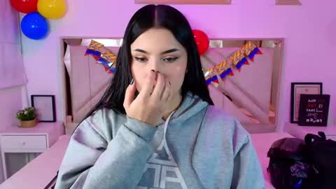natalie  online show from June 22, 8:05 pm