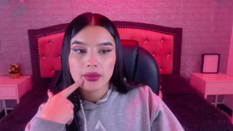 natalie  online show from February 7, 3:20 am