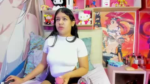 natalieevansx online show from June 19, 12:33 pm