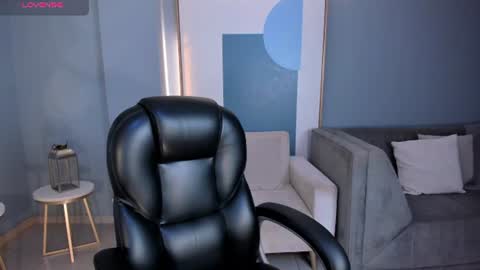 Natalie Lewis online show from July 17, 11:34 am