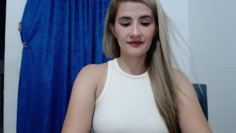 Snapshot of natasha_lopera chatting on January 22, 3:52 am Natasha online show from January 22, 3:52 am