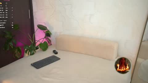 Natasha Smith online show from July 16, 1:03 pm
