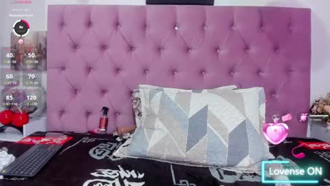 natasha_wishx online show from June 20, 9:32 pm