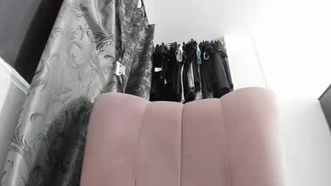     NATHALIA online show from April 29, 6:02 pm