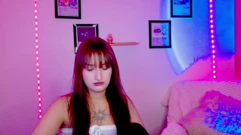 Nathalia Ramirez online show from June 18, 1:33 am