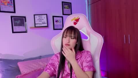 Nathalia Ramirez online show from February 19, 7:07 am