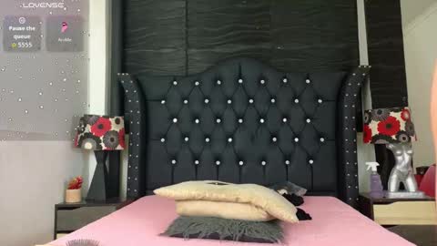 Snapshot of nathaliaz_ chatting on September 25, 12:23 pm nathaliaz online show from September 25, 12:23 pm