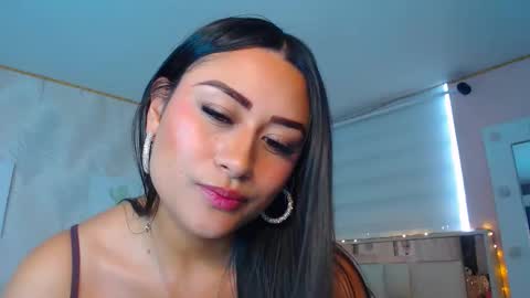 Nathalie Rose online show from November 9, 1:36 pm