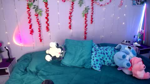 nathallyrouse online show from December 14, 2:29 am