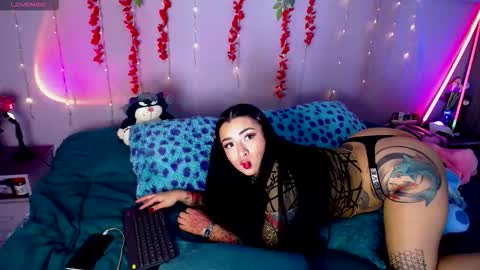 nathallyrouse online show from November 8, 5:21 am