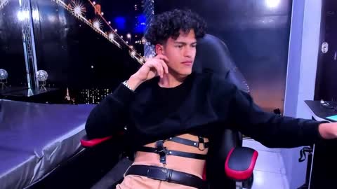 nathan_carson1 online show from December 2, 4:37 pm