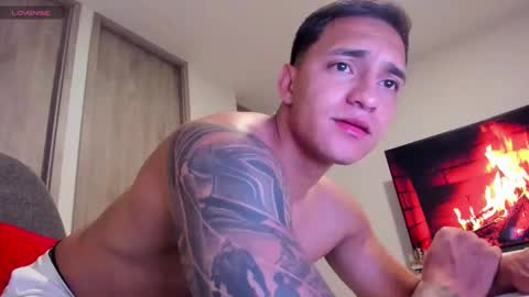 nathan_gross online show from May 14, 1:48 am