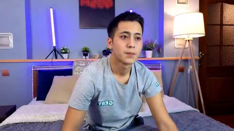 Dirk Diggler online show from March 17, 7:35 am