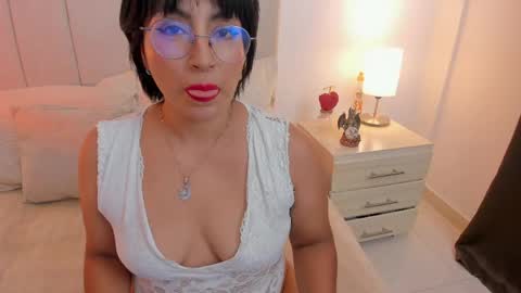Nathalie online show from May 8, 9:42 pm