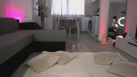 nattypierce online show from March 7, 2:45 pm