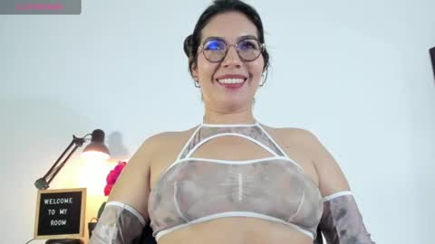 Natty Trainor online show from July 4, 12:15 am