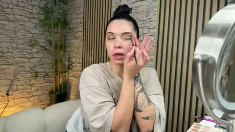 NATTY FIERROS online show from December 20, 9:22 pm