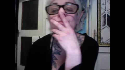 naturalbornsinfull online show from February 15, 2:14 am