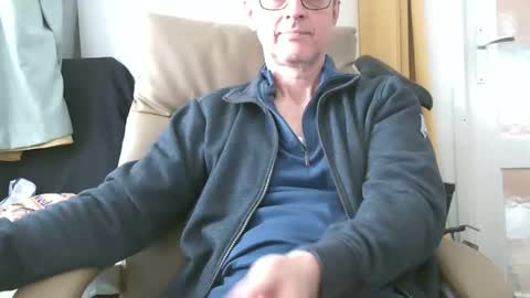 naturista25 online show from November 8, 12:41 pm