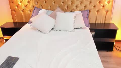 natybliss online show from January 9, 7:14 am