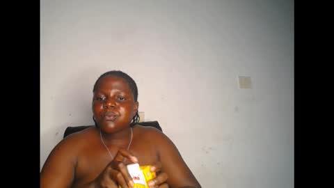 Snapshot of naughty_cunt0 chatting on October 19, 6:12 pm Amara online show from October 19, 6:12 pm