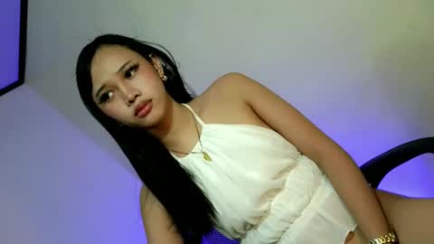 itsyourgirl kiara online show from April 25, 4:03 am
