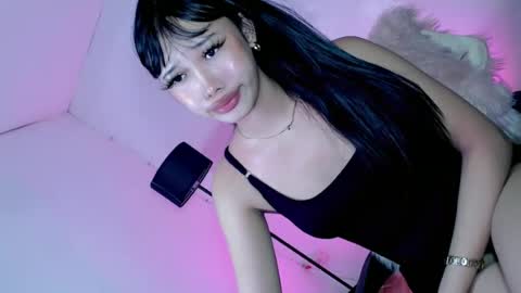 itsyourgirl kiara online show from June 19, 1:06 pm