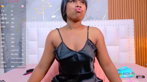 Snapshot of naughty_ebonyy chatting on September 18, 3:10 am SASHA online show from September 18, 3:10 am