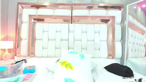 Snapshot of naughty_ebonyy chatting on March 11, 5:57 am SASHA online show from March 11, 5:57 am